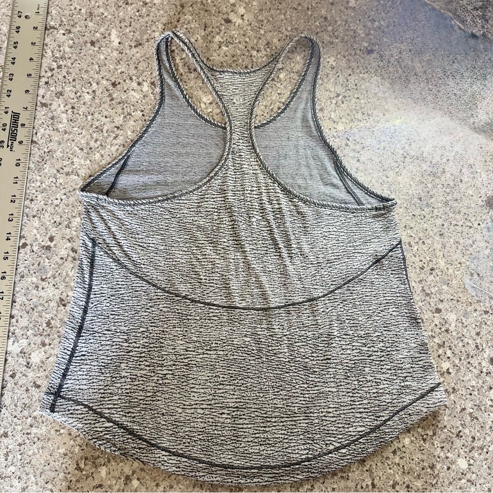 Lululemon l Long Distance Tank l Sheer Luon Pebble Jacquard White/Black - Picture 4 of 14